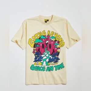 🔥NWOT Smiley - Going Beyond Space and Time T-Shirt Size M